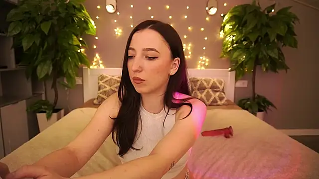 Snapshot of MonAmourrrR chatting on February 2025 10:25:02 AM MonAmourrrR online show from February 2025 10:25:02 AM