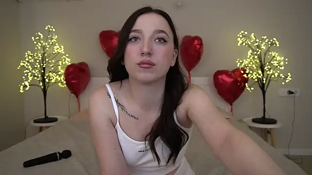 Snapshot of MonAmourrrR chatting on February 2025 10:37:02 AM MonAmourrrR online show from February 2025 10:37:02 AM