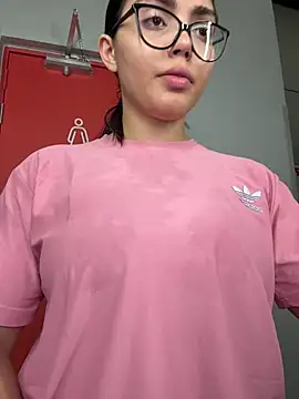 Snapshot of zui_lu chatting on March 2025 05:03:01 AM zui lu online show from March 2025 05:03:01 AM