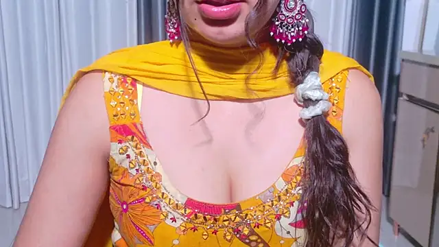 Snapshot of Aashika-Kaur chatting on June 2026 04:58:02 AM Aashika-Kaur online show from June 2026 04:58:02 AM