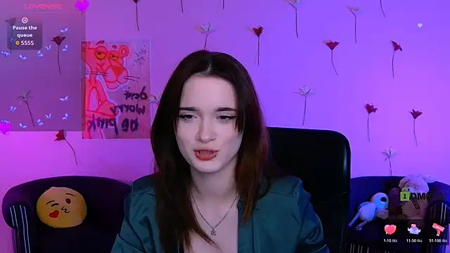 liana kisses online show from April 2026 07:38:02 PM