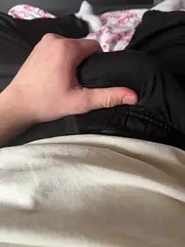 Snapshot of dari-bigcock chatting on February 2026 01:44:02 PM dari-bigcock online show from February 2026 01:44:02 PM