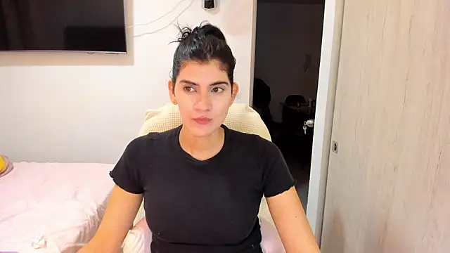 misstoya online show from November 2025 10:21:02 PM