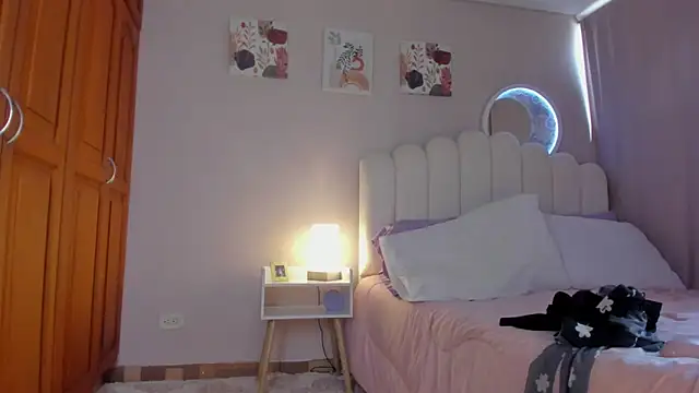 martinaaricci online show from November 2025 01:51:01 PM