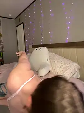 Sweetdee222x online show from September 2025 10:32:01 PM