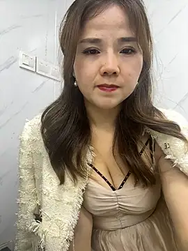 Efangfang online show from February 2025 01:03:01 PM