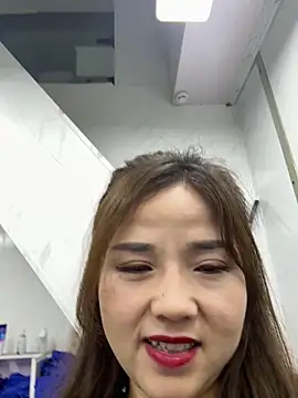 Snapshot of Efangfang chatting on March 2025 07:05:02 AM Efangfang online show from March 2025 07:05:02 AM