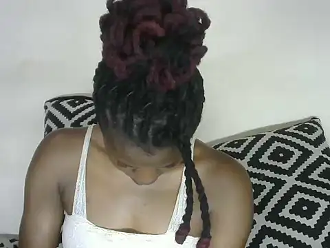 Pretty-emmie online show from February 2025 09:52:02 PM