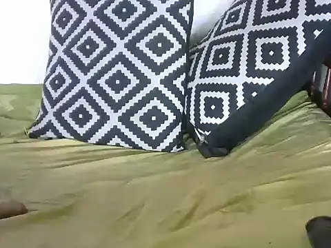 Pretty-emmie online show from March 2025 05:31:01 PM