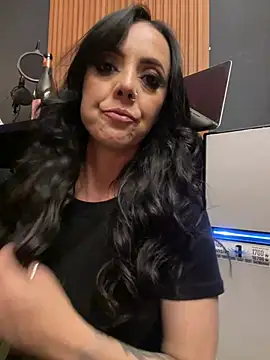 Snapshot of AndreaValencia chatting on January 2025 08:56:02 PM AndreaValencia online show from January 2025 08:56:02 PM