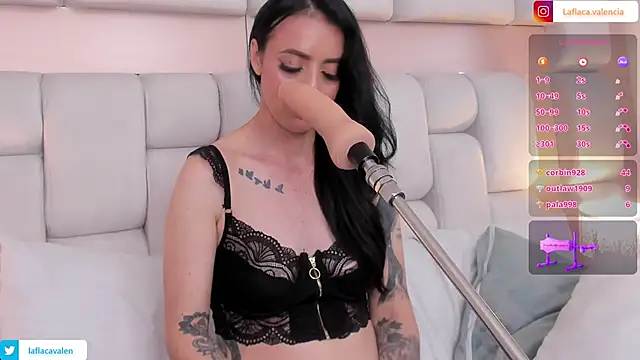 Snapshot of AndreaValencia chatting on February 2025 11:23:02 PM AndreaValencia online show from February 2025 11:23:02 PM