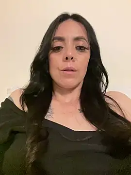 Snapshot of AndreaValencia chatting on March 2025 05:00:02 AM AndreaValencia online show from March 2025 05:00:02 AM