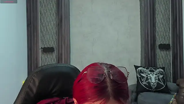 selene red  online show from February 2025 01:54:01 PM