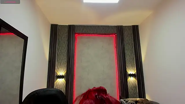 selene red  online show from March 2025 01:37:02 PM