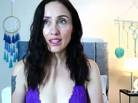 Snapshot of IberianMoonMK chatting on September 2025 11:26:01 AM IberianMoonMK online show from September 2025 11:26:01 AM