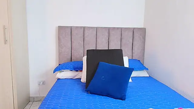 karina lewis  online show from January 2025 03:23:01 AM