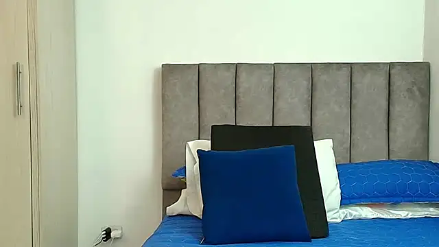 karina lewis  online show from November 2025 04:12:02 AM