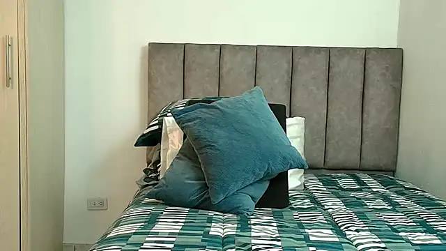 Snapshot of karina_lewis_ chatting on March 2026 03:47:01 AM karina lewis online show from March 2026 03:47:01 AM