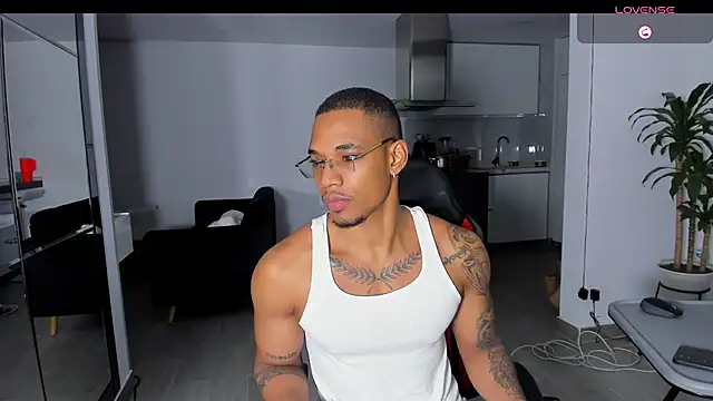 Snapshot of TROYWESLY- chatting on September 2025 01:31:02 AM TROYWESLY- online show from September 2025 01:31:02 AM