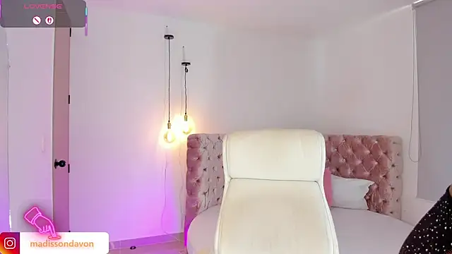 madisson davon online show from October 2025 12:45:02 PM