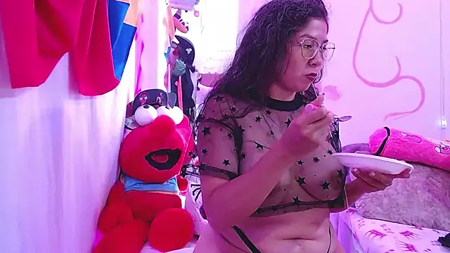 Snapshot of dainaflowers chatting on September 2025 03:54:01 AM dainaflowers online show from September 2025 03:54:01 AM