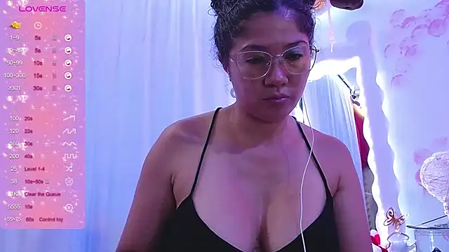 Snapshot of dainaflowers chatting on October 2025 04:32:02 AM dainaflowers online show from October 2025 04:32:02 AM