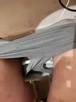 skrigul12 online show from December 2024 11:30:01 PM