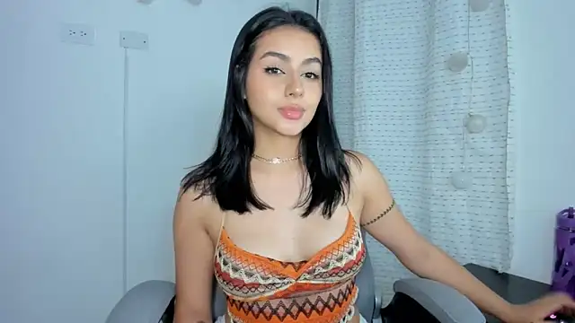 julia strauns online show from February 2025 08:27:02 AM