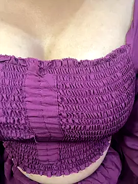 VR here 4U online show from November 2025 05:38:01 PM