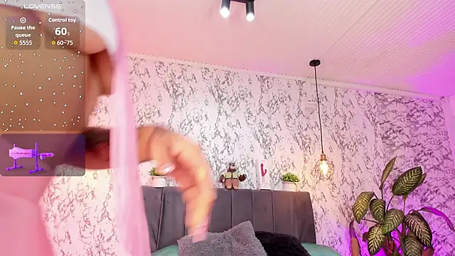 aihnoa split online show from October 2025 01:09:02 PM