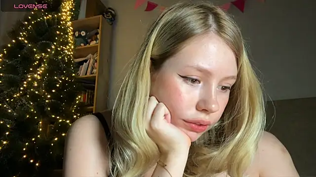 HoneyAudrey online show from December 2024 03:07:02 AM