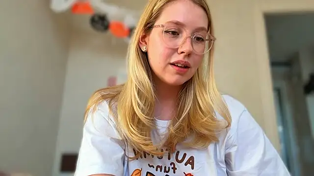 HoneyAudrey online show from October 2025 03:07:01 AM