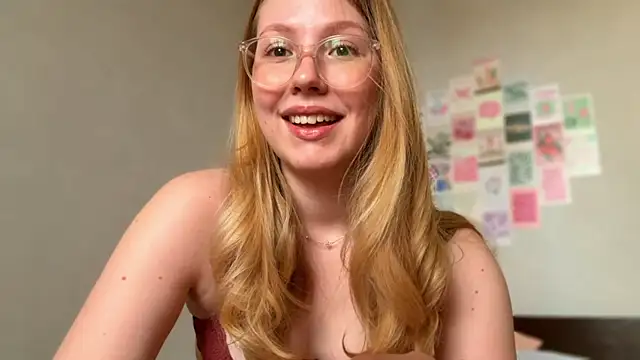 Snapshot of HoneyAudrey chatting on May 2026 02:29:01 AM HoneyAudrey online show from May 2026 02:29:01 AM
