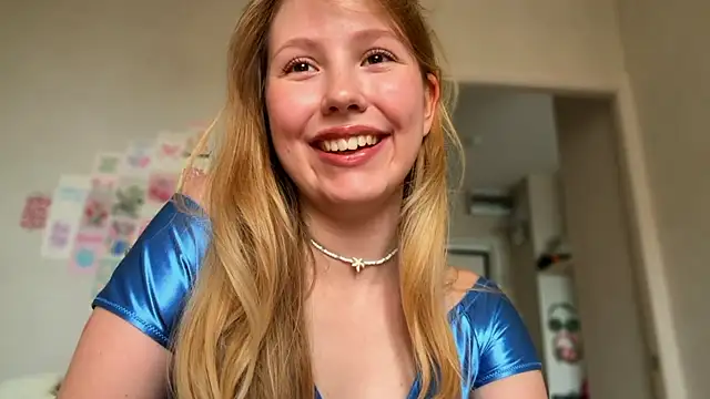 Snapshot of HoneyAudrey chatting on June 2026 02:34:01 AM HoneyAudrey online show from June 2026 02:34:01 AM