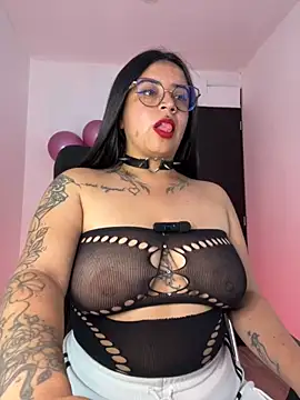 Devilsweet17 online show from November 2025 08:31:01 PM