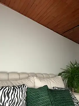 Karen San Miguel online show from January 2025 07:18:02 PM