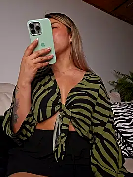 Karen San Miguel online show from January 2025 01:21:02 AM