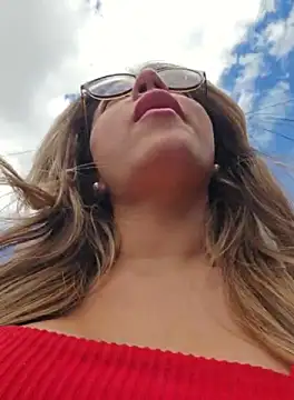 Karen San Miguel online show from October 2025 06:26:01 PM