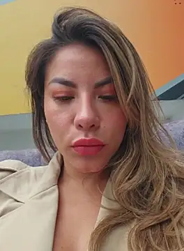 Karen San Miguel online show from October 2025 07:02:01 PM