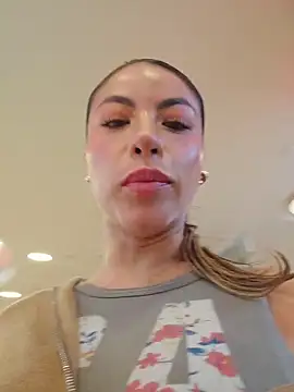Karen San Miguel online show from April 2026 10:07:02 PM