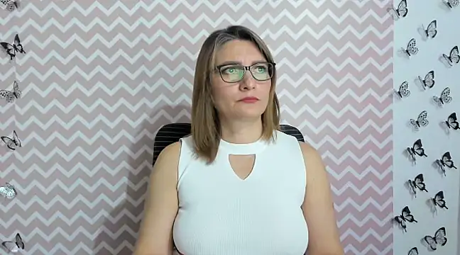 Snapshot of Amie_Adams82_ chatting on December 2024 04:42:01 PM Amie Adams82 online show from December 2024 04:42:01 PM