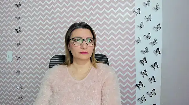 Snapshot of Amie_Adams82_ chatting on December 2024 06:08:01 PM Amie Adams82 online show from December 2024 06:08:01 PM