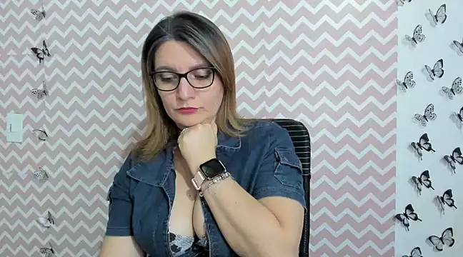 Snapshot of Amie_Adams82_ chatting on February 2025 08:31:01 PM Amie Adams82 online show from February 2025 08:31:01 PM