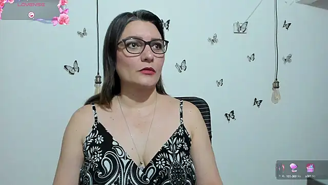 Snapshot of Amie_Adams82_ chatting on September 2025 06:32:02 PM Amie Adams82 online show from September 2025 06:32:02 PM