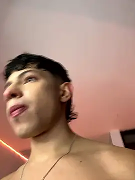 Snapshot of jade_candy_21 chatting on January 2026 11:43:02 PM jade candy 21 online show from January 2026 11:43:02 PM