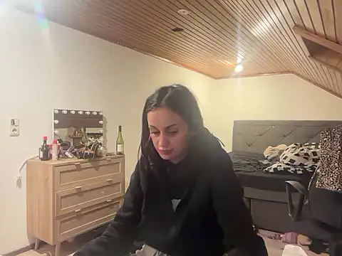 Snapshot of JeSuisUnTapin chatting on December 2025 07:42:02 PM JeSuisUnTapin online show from December 2025 07:42:02 PM