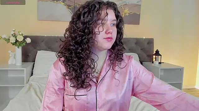 Snapshot of Ariella_Sol chatting on April 2026 09:26:02 AM Ariella Sol online show from April 2026 09:26:02 AM