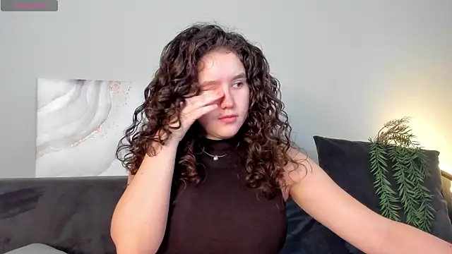 Snapshot of Ariella_Sol chatting on April 2026 01:08:01 AM Ariella Sol online show from April 2026 01:08:01 AM
