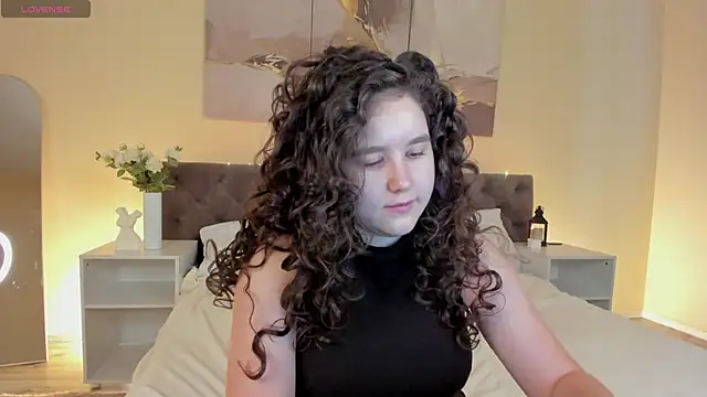 Snapshot of Ariella_Sol chatting on May 2026 01:03:02 AM Ariella Sol online show from May 2026 01:03:02 AM