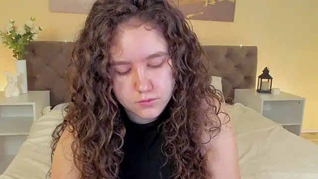 Snapshot of Ariella_Sol chatting on June 2026 01:06:02 AM Ariella Sol online show from June 2026 01:06:02 AM